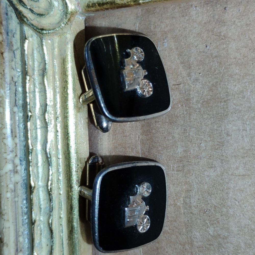 ⚜️Vintage STAGE COACH Gold Tone Cuff Links SQUARE RARE  EVC